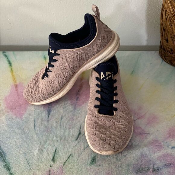 APL 7.5 Pink and Blue Athletic Shoes Lightweight Knit tech loom phantom - Picture 4 of 11